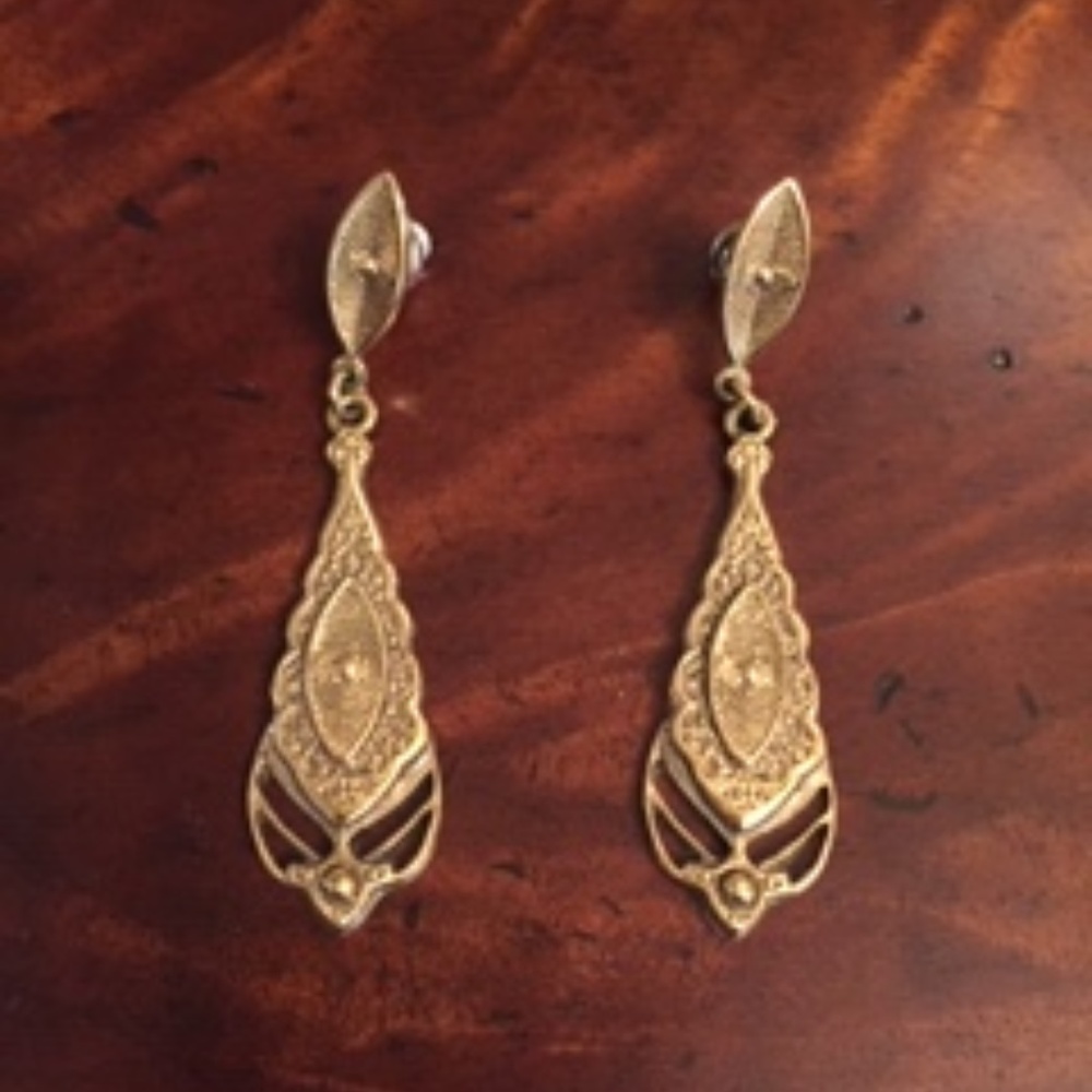 1928 gold tone dangle pierced earrings